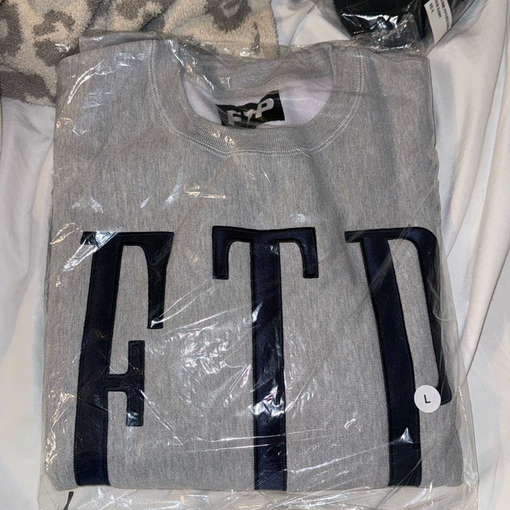 FTP CREWNECK PULLVOER